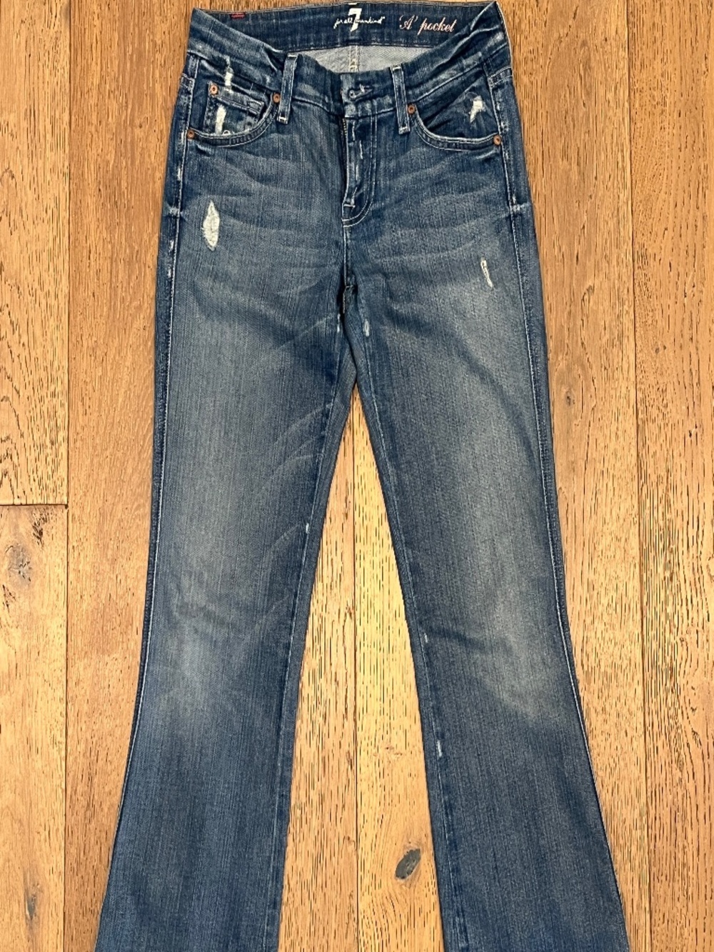 7 for all mankind "A" pocket with embroidery size 26